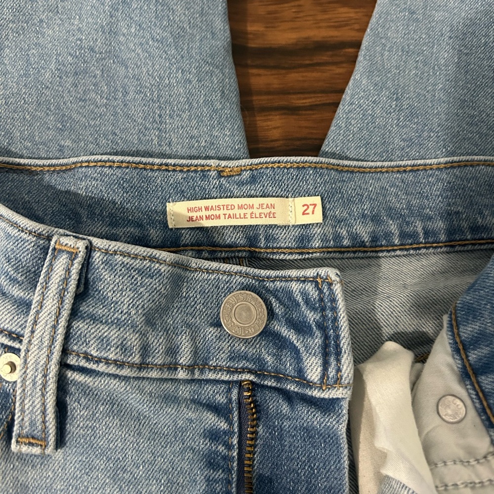 Levi’s High Waisted Blue Mom Jeans